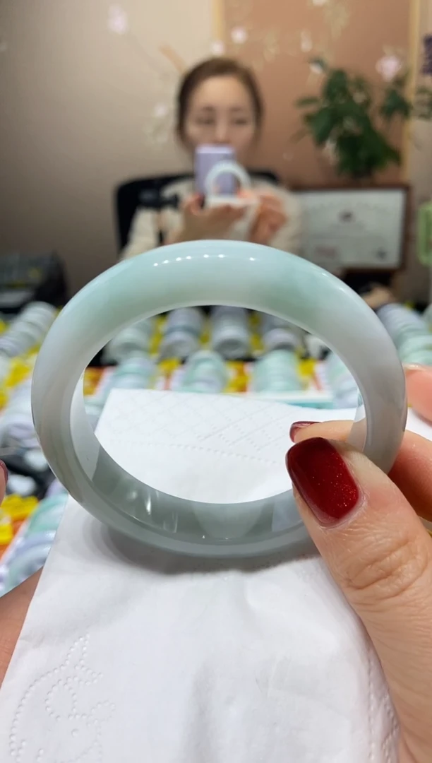 【闪购商品】翡翠手镯未镶嵌55.9圈口