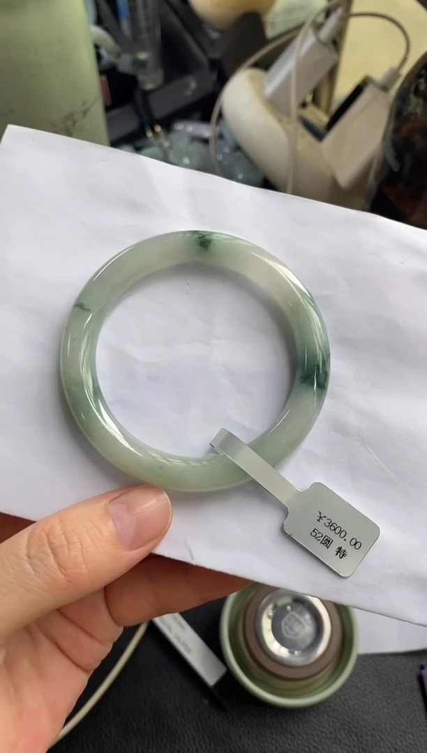 翡翠手镯未镶嵌//20254343