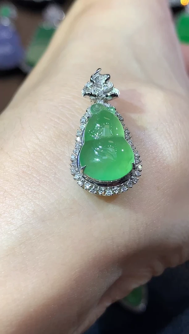 吊坠(不含链)18K金镶嵌翡翠C14