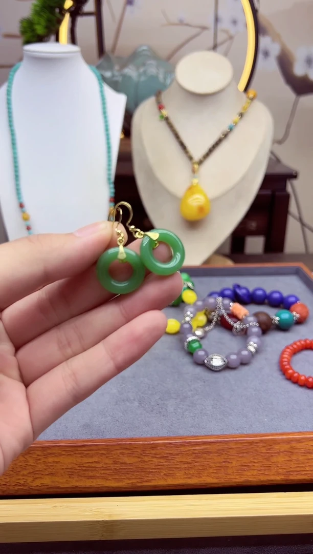 【闪购商品】和田玉耳饰14K金镶嵌e126`````