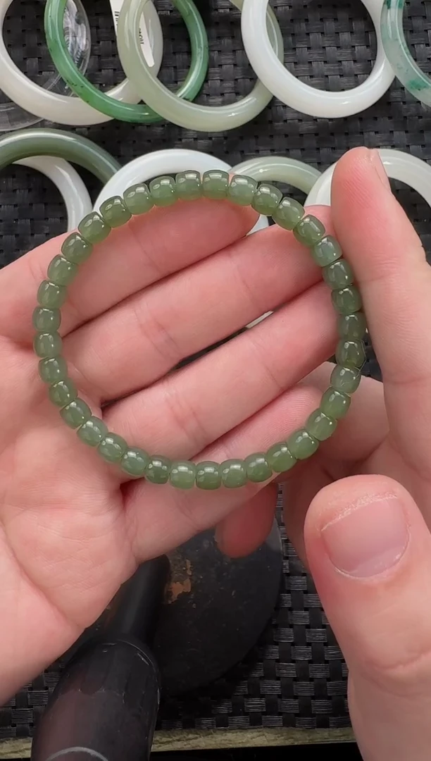 颈饰未镶嵌和田玉6*5直切