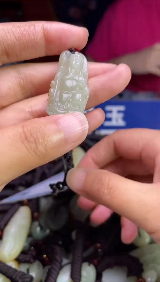 未镶嵌和田玉挂件1