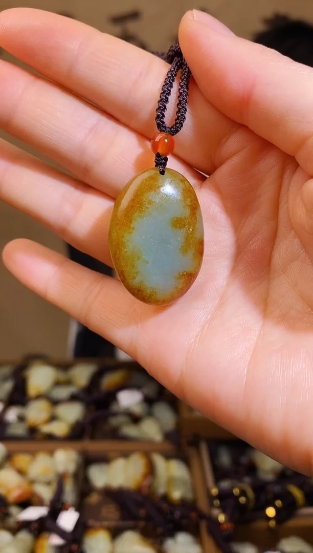 和田玉未镶嵌颈饰1