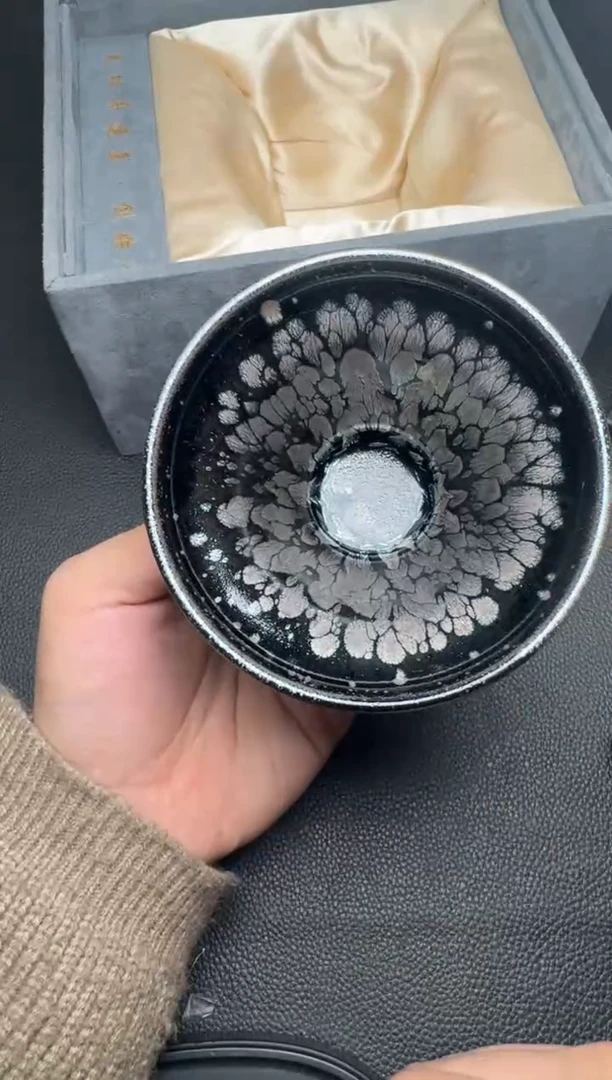 【闪购商品】茶盏阙梅娇黑牡丹239