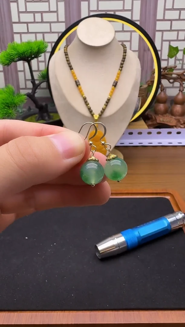 14K金镶嵌翡翠耳饰E96