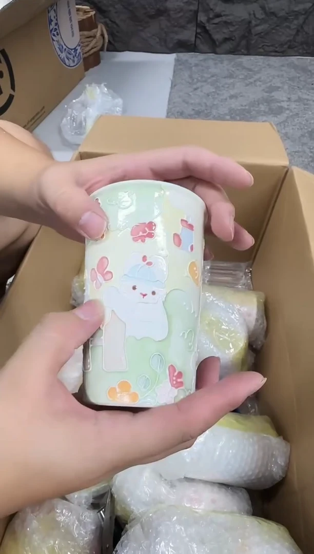立体釉蝴蝶小兔子大可乐杯