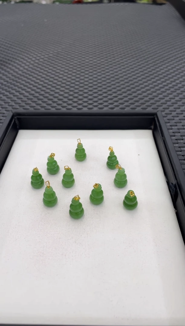 吊坠(不含链)18K金镶嵌和田玉葫芦（多样性发一件）PP135