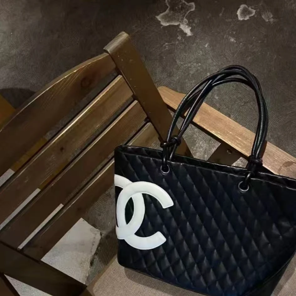 95新 Chanel/香奈儿 黑白康鹏托特包 10开17937557