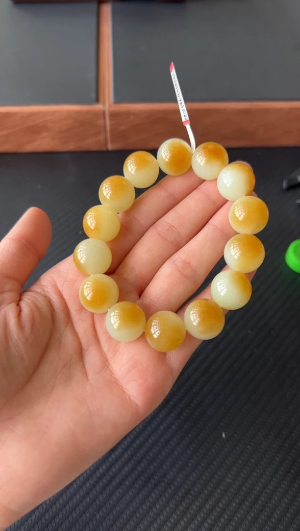 未镶嵌和田玉手串若羌微色差卡16