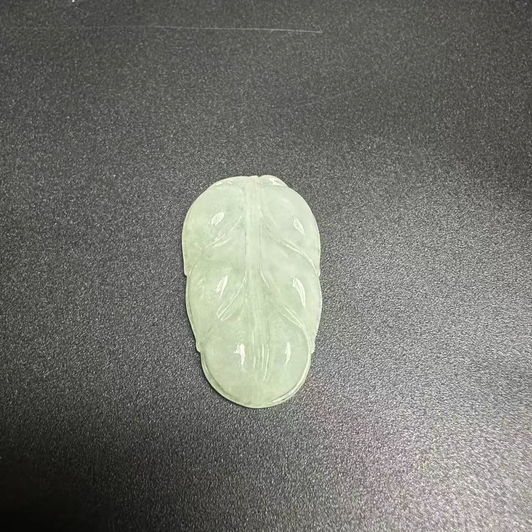 翡翠冰晴叶子吊坠