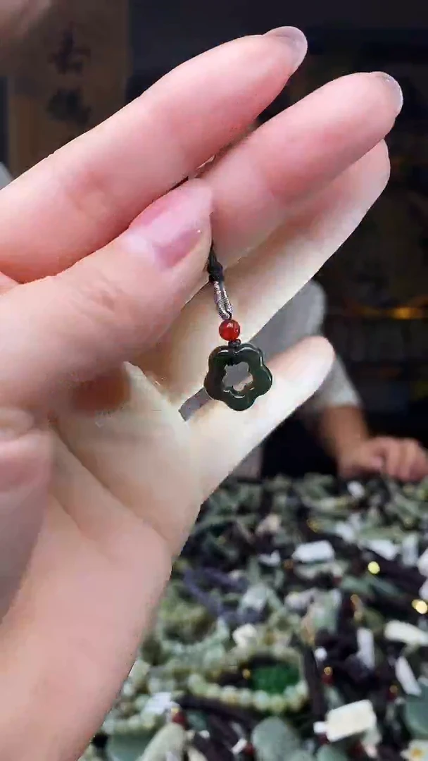 颈饰未镶嵌和田玉多样性发货，拍一发一