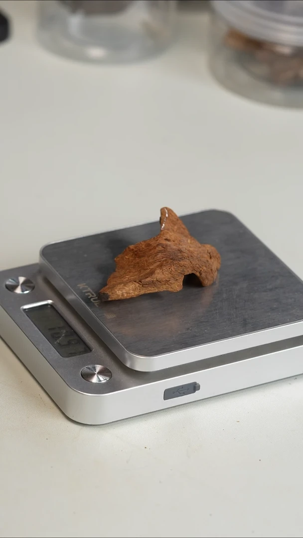 沉香手串富森红土沉水料10.9克