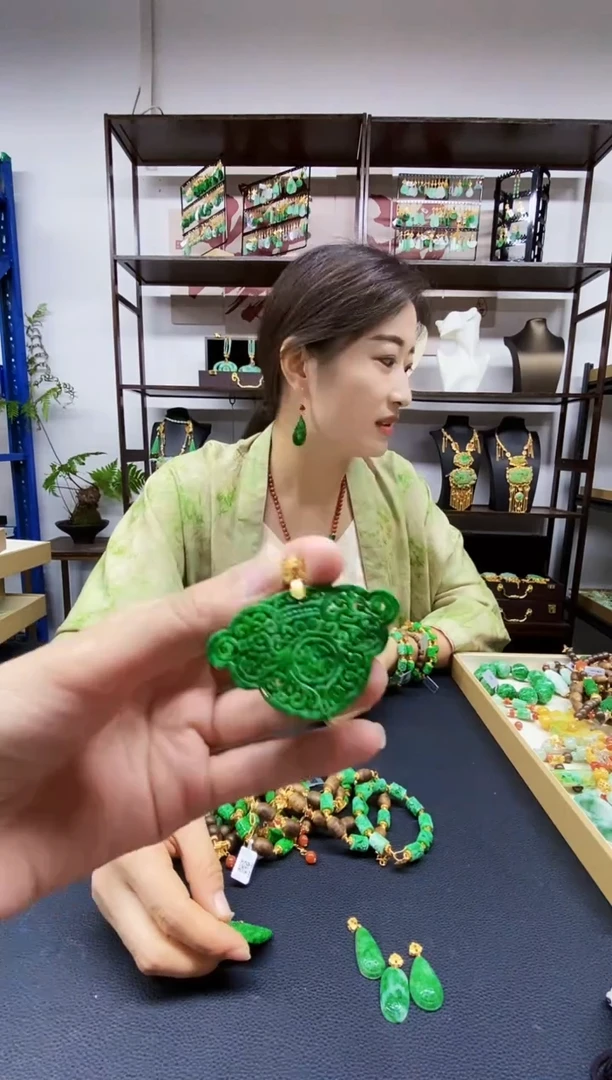 颈饰未镶嵌翡翠翡翠吊坠