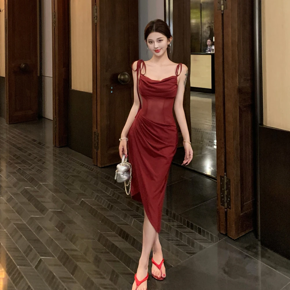 夏季新款法式复古酒红色吊带小众不规则连衣裙女侧开叉包臀长裙子