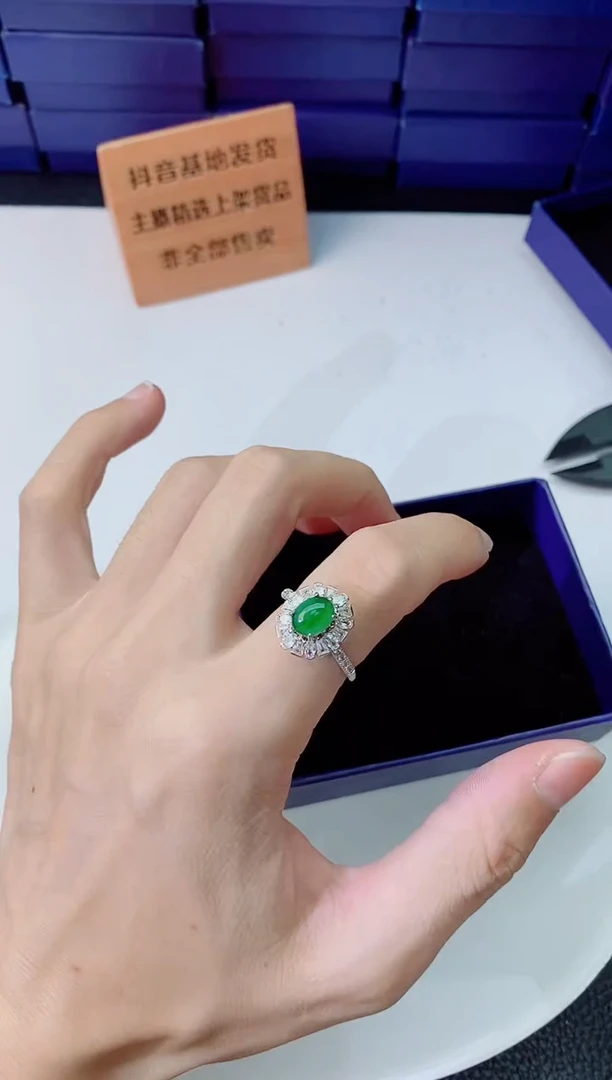 翡翠未镶嵌颈饰1111111