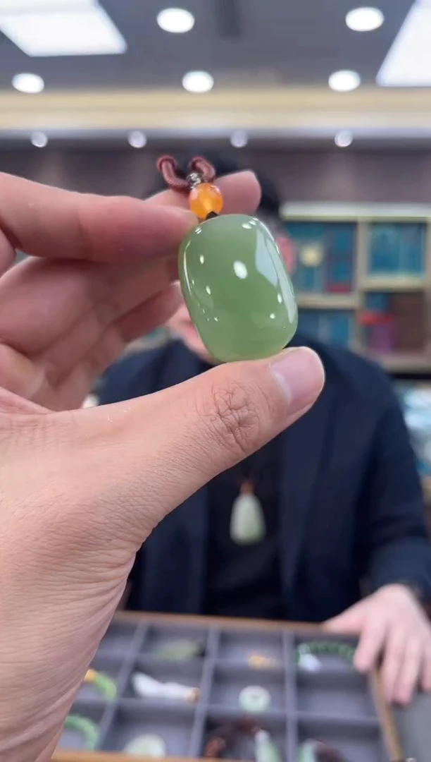 吊坠(不含链)未镶嵌和田玉一个