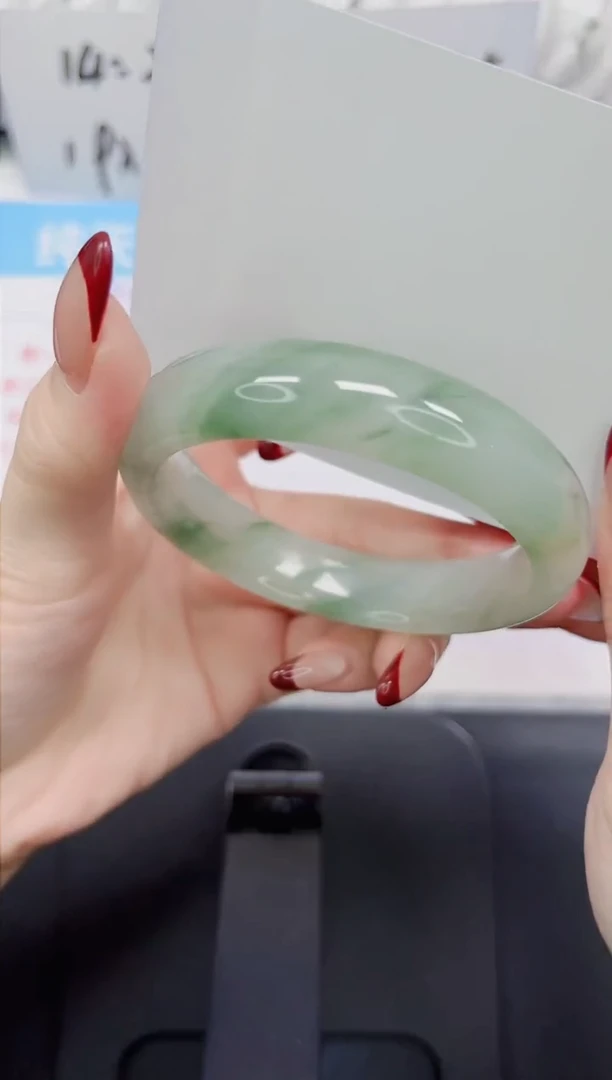 【闪购商品】石英质玉手镯未镶嵌45