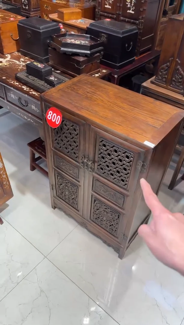 木木头款秋黄花梨透雕螭龙柜一对5800