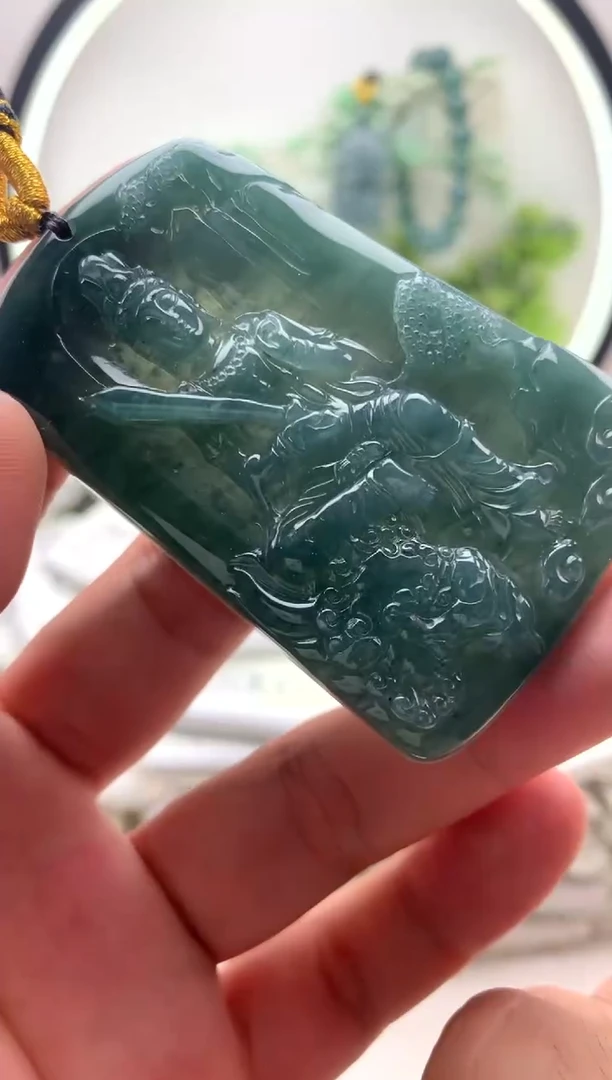 翡翠未镶嵌颈饰文殊