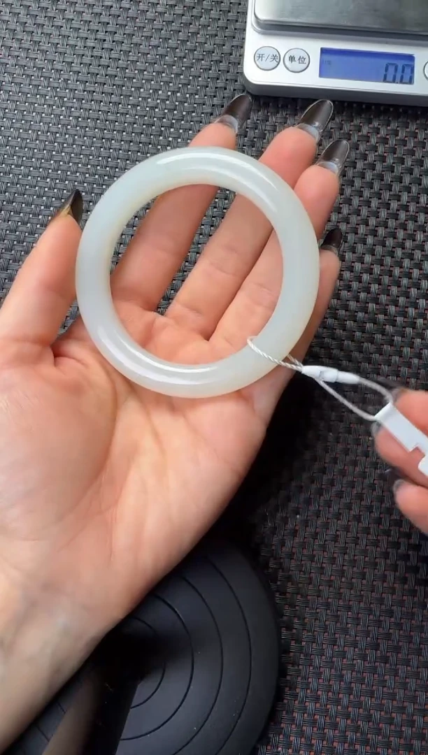 未镶嵌手镯和田玉和田玉手镯卡55圈口