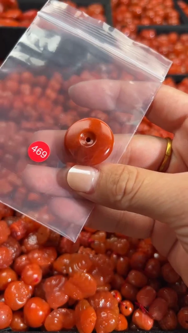 颈饰未镶嵌南红玛瑙1