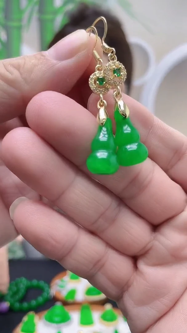 14K金镶嵌翡翠耳饰A103