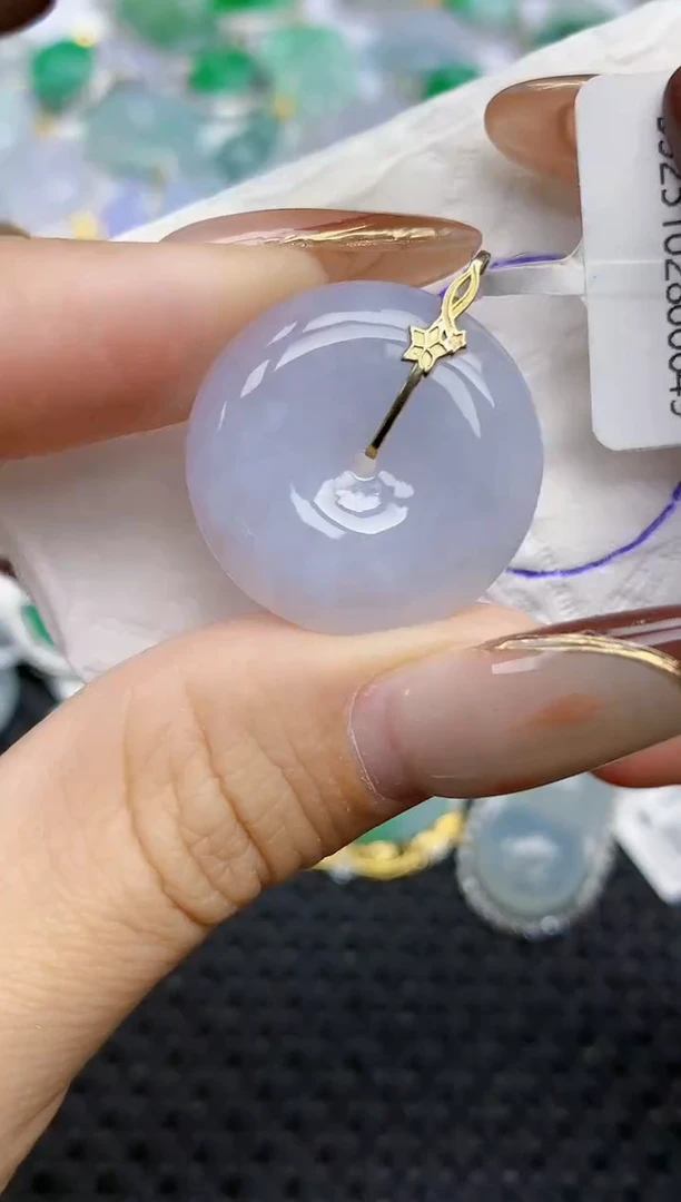 颈饰18K金镶嵌翡翠   天然翡翠A货  百元以上9米证书费自理