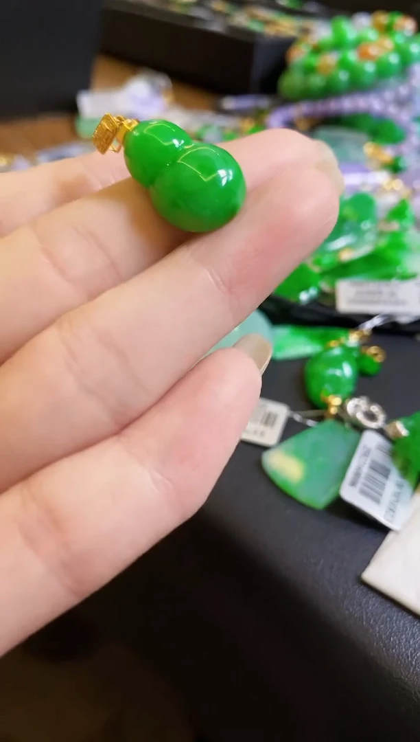 【闪购商品】定制翡翠18K金镶嵌吊坠