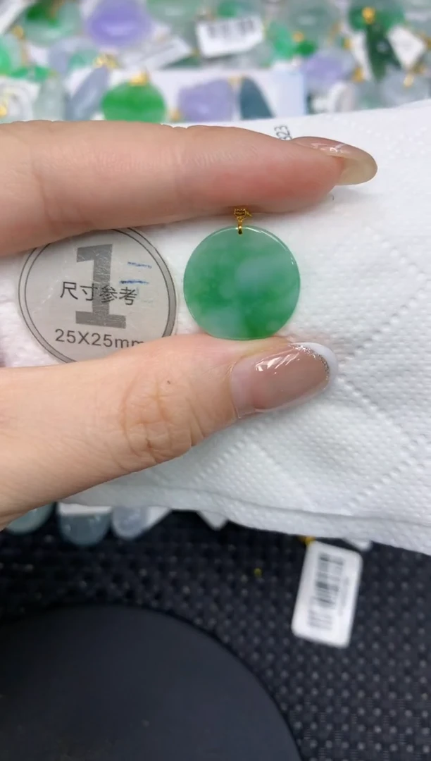 颈饰18K金镶嵌翡翠1111111