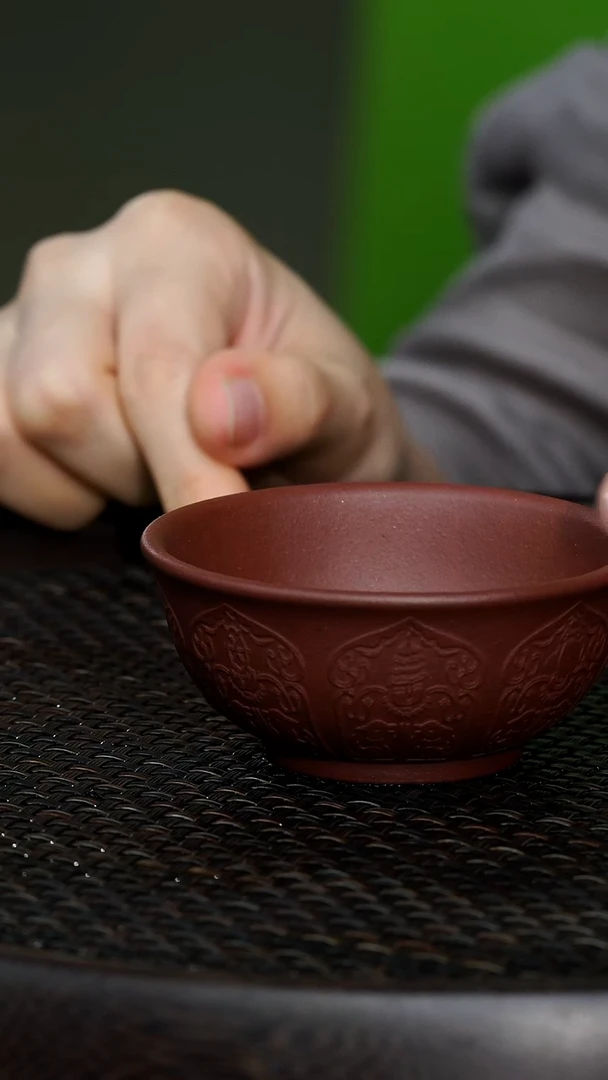 紫砂宝相莲花纹主人杯