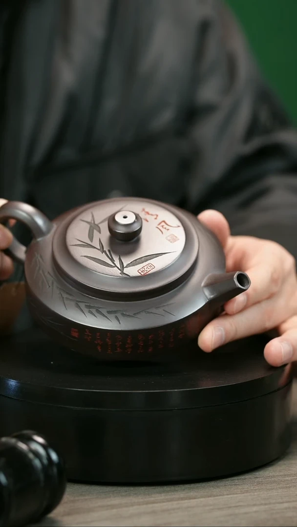 茶壶紫砂寰****技H2395陆建平竹刻汉君