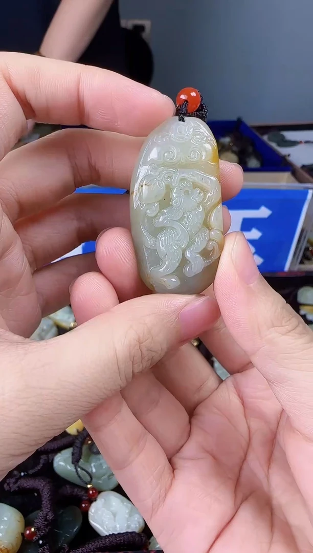 和田玉未镶嵌颈饰1