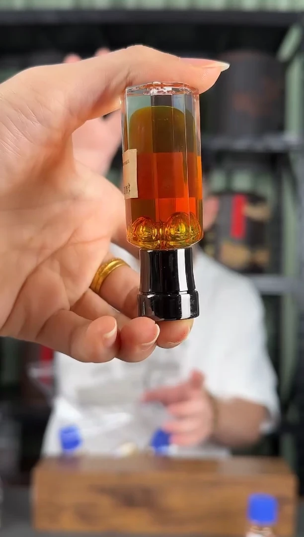 沉香沉香精油16年制高阶沉水老海南古法原油1克