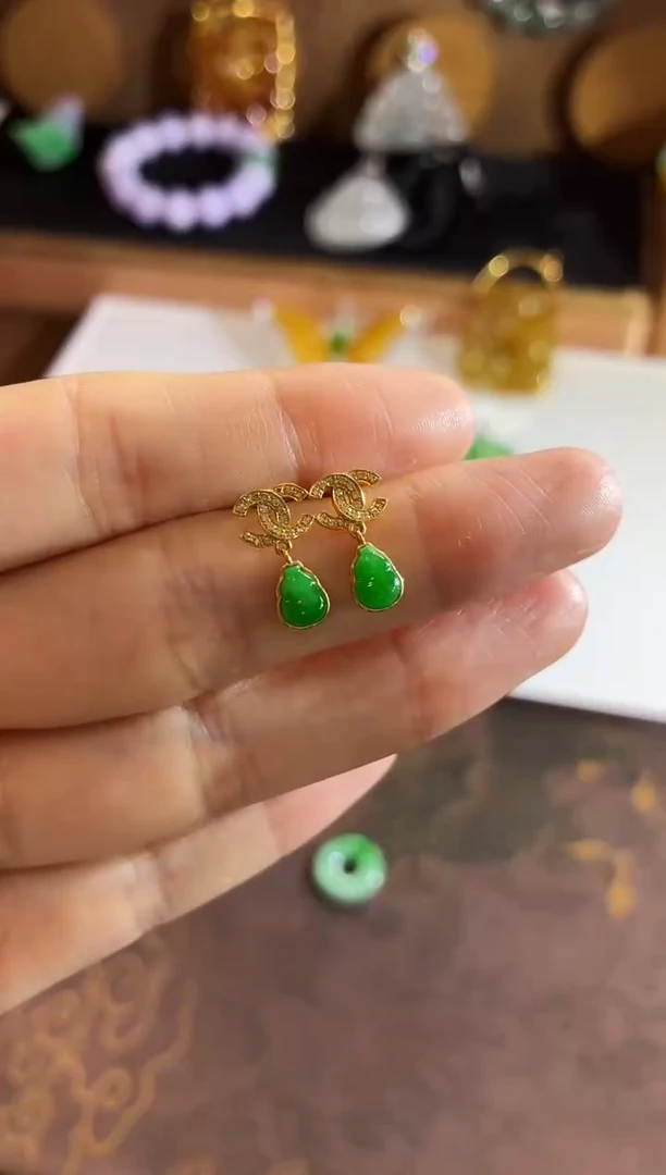 18K金镶嵌翡翠耳饰耳饰