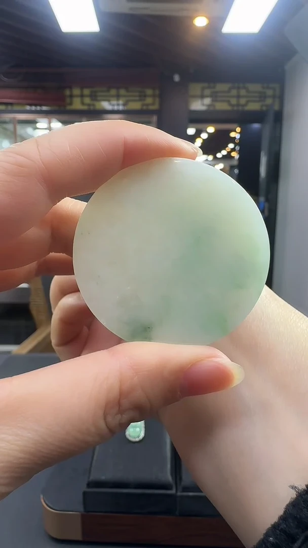颈饰未镶嵌翡翠圆无事牌有包容凹凸不平