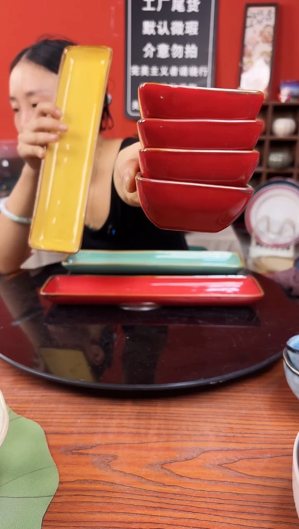 瓷627  4个小蝶红色 陶瓷微瑕