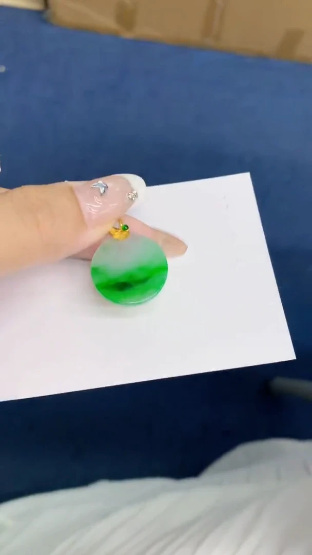 翡翠18K金镶嵌吊坠(不含链)1