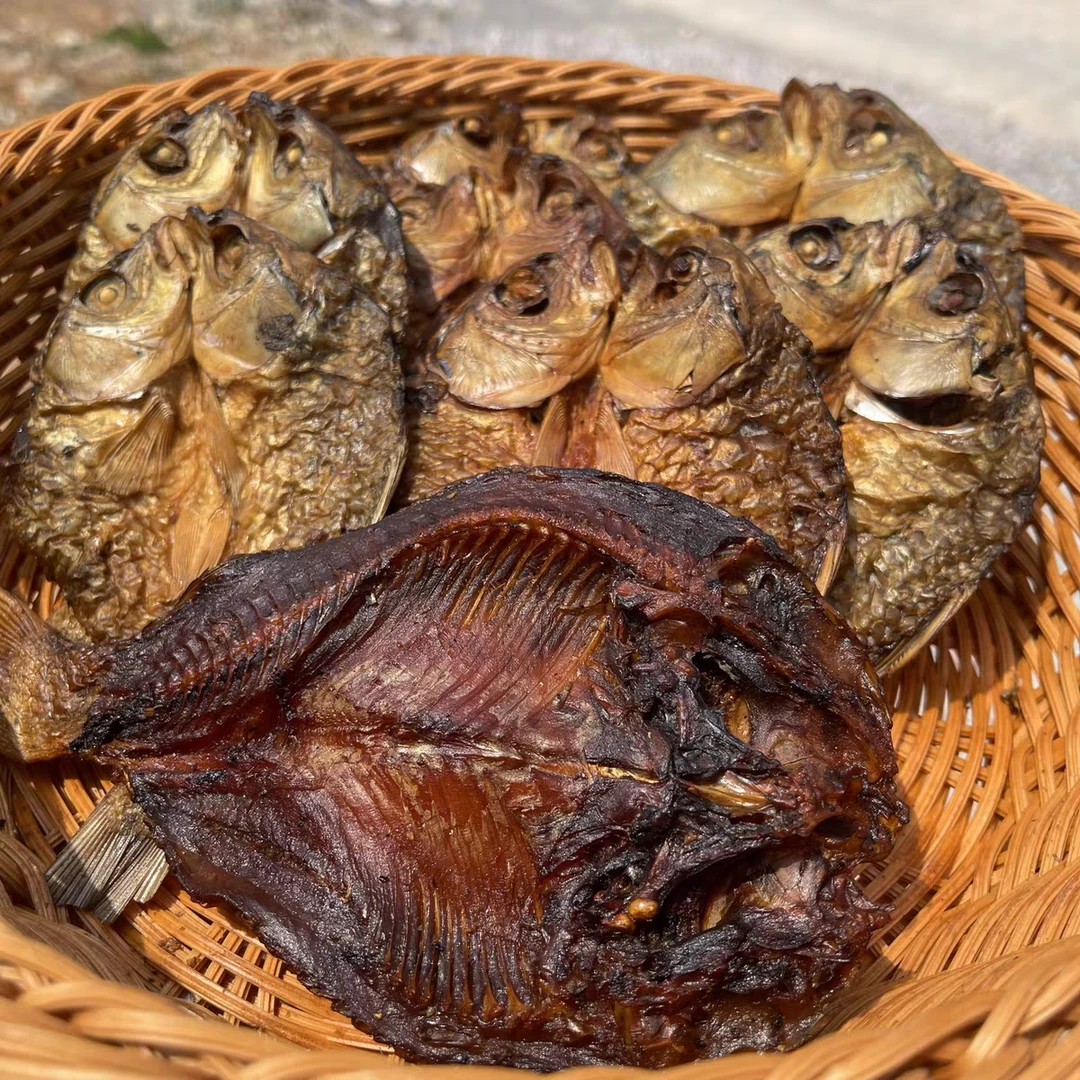 湖南农家稻花田鱼 火焙腊鱼干