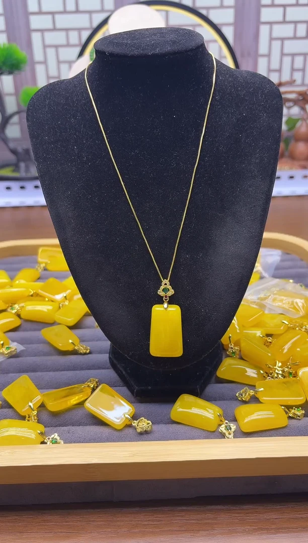 蜜蜡吊坠(赠链)14K金镶嵌L78