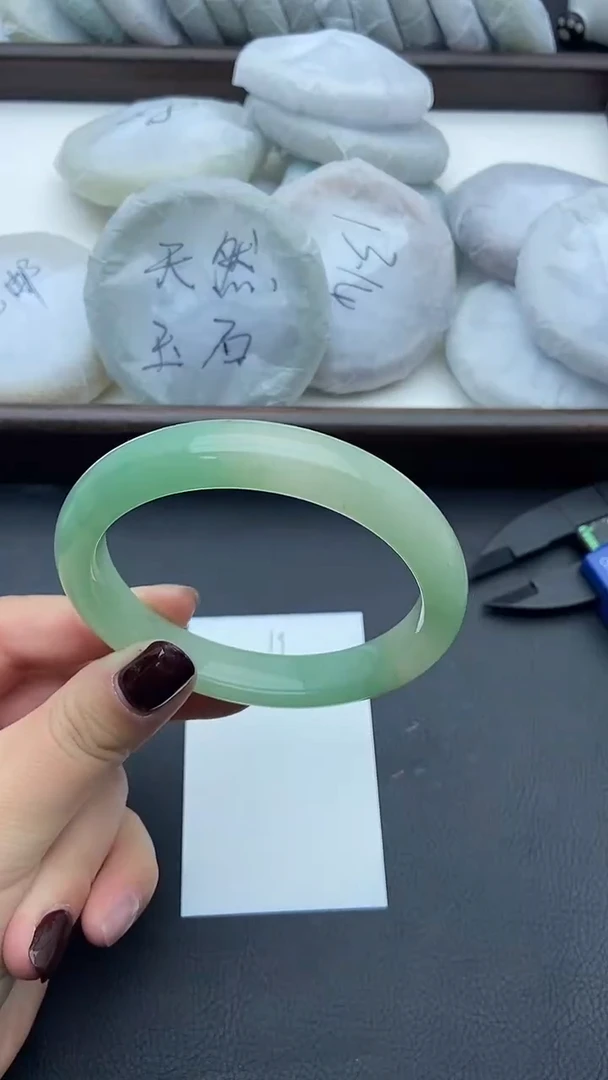 未镶嵌手镯石英质玉19+62/63