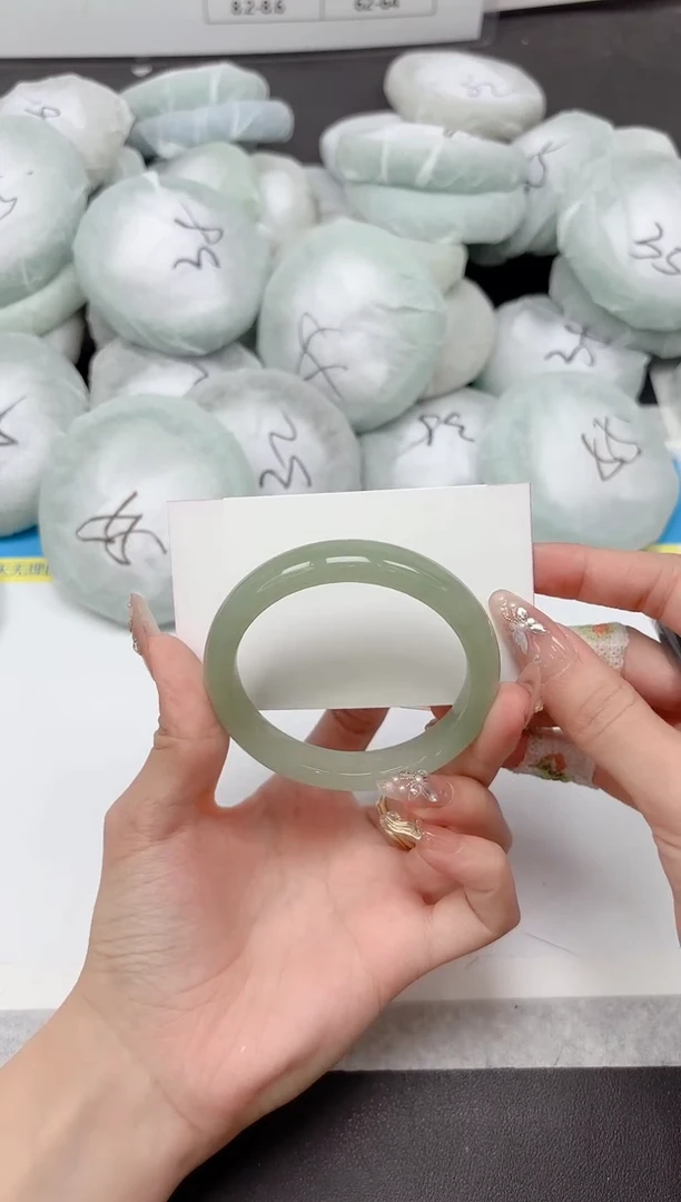 未镶嵌手镯石英质玉152-54.8