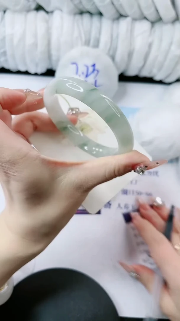 【闪购商品】石英质玉手镯未镶嵌多样性发货S204