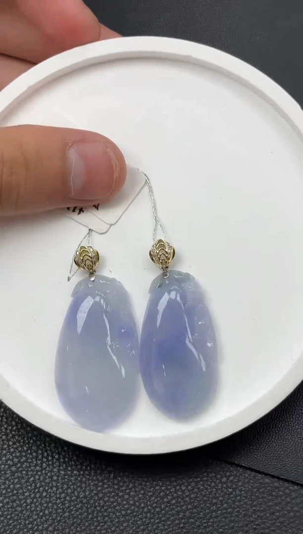 颈饰18K金镶嵌翡翠福瓜