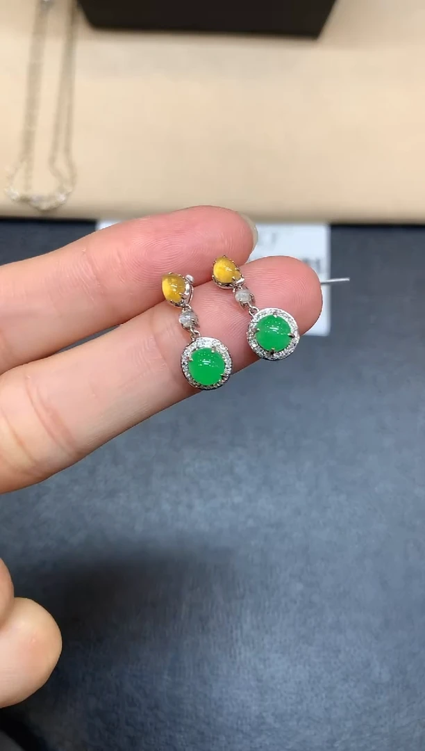 18K金镶嵌翡翠耳饰蛋面【无服务费