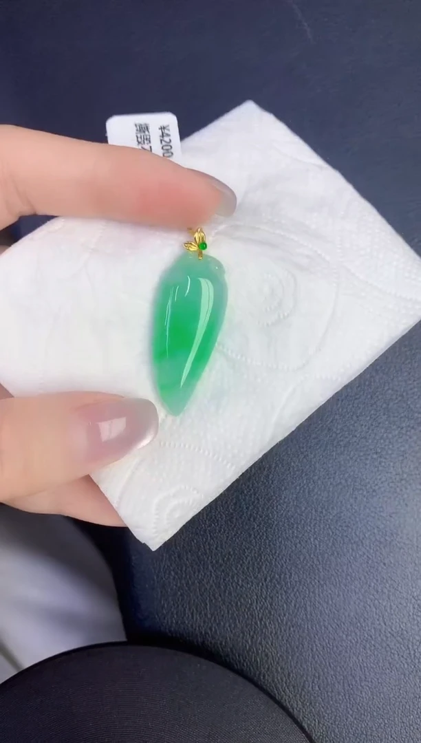颈饰18K金镶嵌翡翠缅甸天然翡翠A货