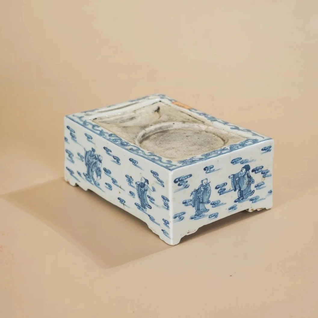 Lot  14    清  青花八仙人物砚台(7.10瓷杂拍卖)