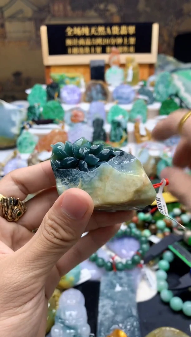 颈饰未镶嵌翡翠天然A货翡翠