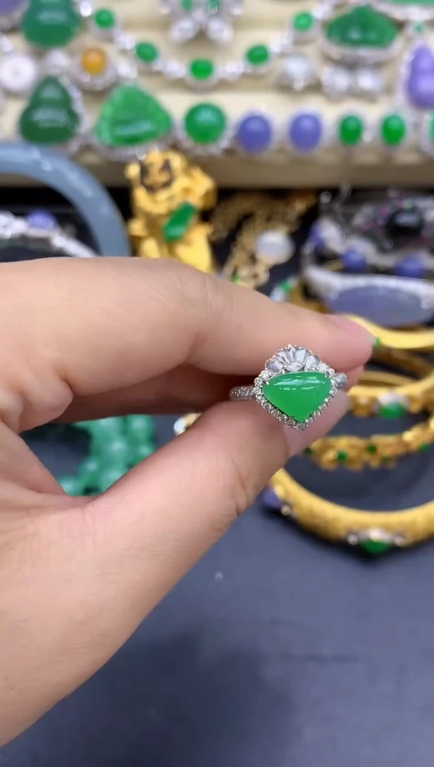 18K金镶嵌戒指翡翠305-中国好珍宝