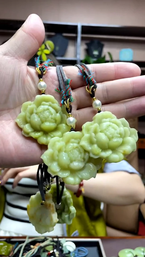 岫玉未镶嵌吊坠多样性发货其中发一