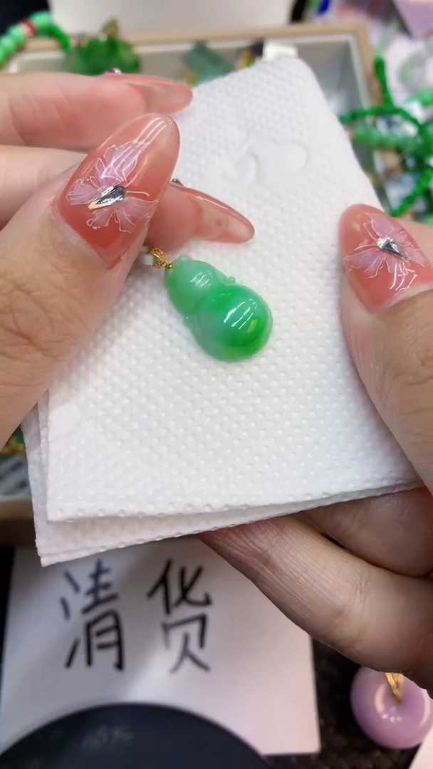 颈饰未镶嵌翡翠1